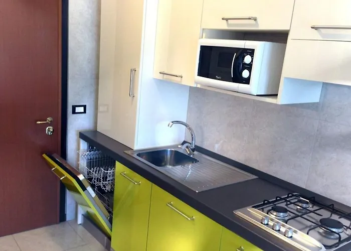 Residenza Bright Star Executive Fuer 6 Personen Апартаменты *